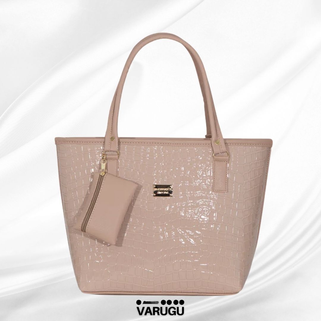 Bolsa grande con detalles metálicos
