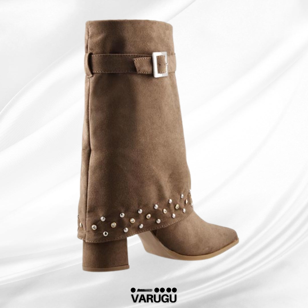 Botas de mujer café claro con piedras plateadas