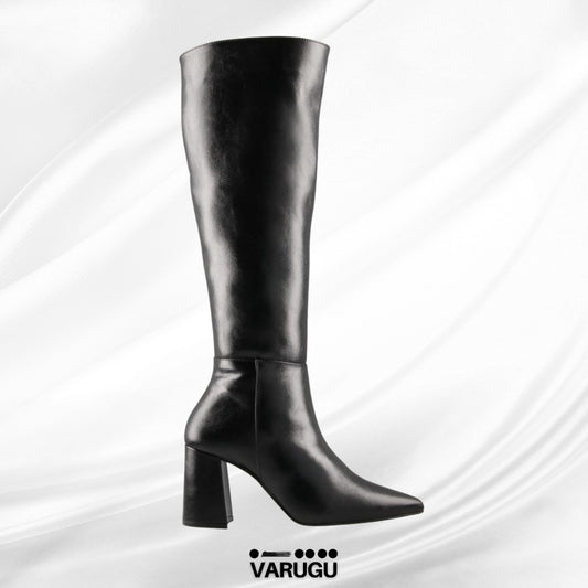 Botas largas con punta elegante color negro