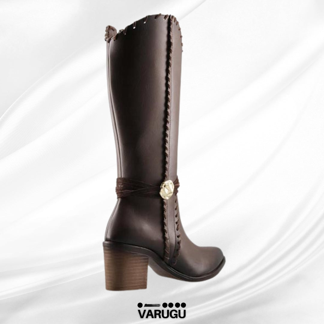 Botas largas café elegantes con diseño trenzado