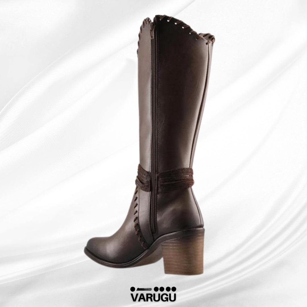 Botas largas café elegantes con diseño trenzado