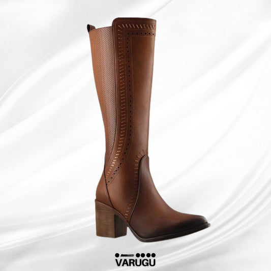 Botas largas café con tacón grueso