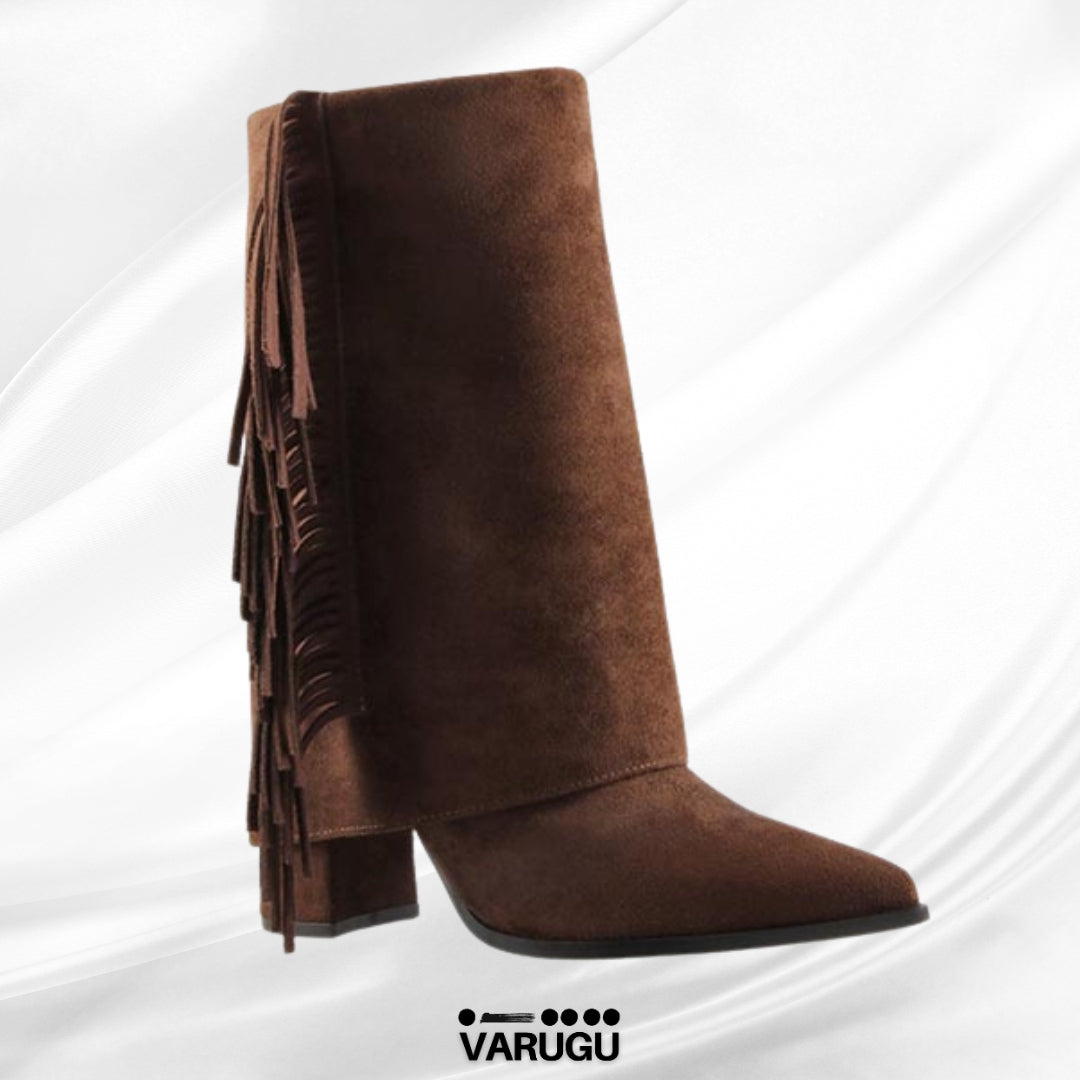 Botas café para mujer con colgantes