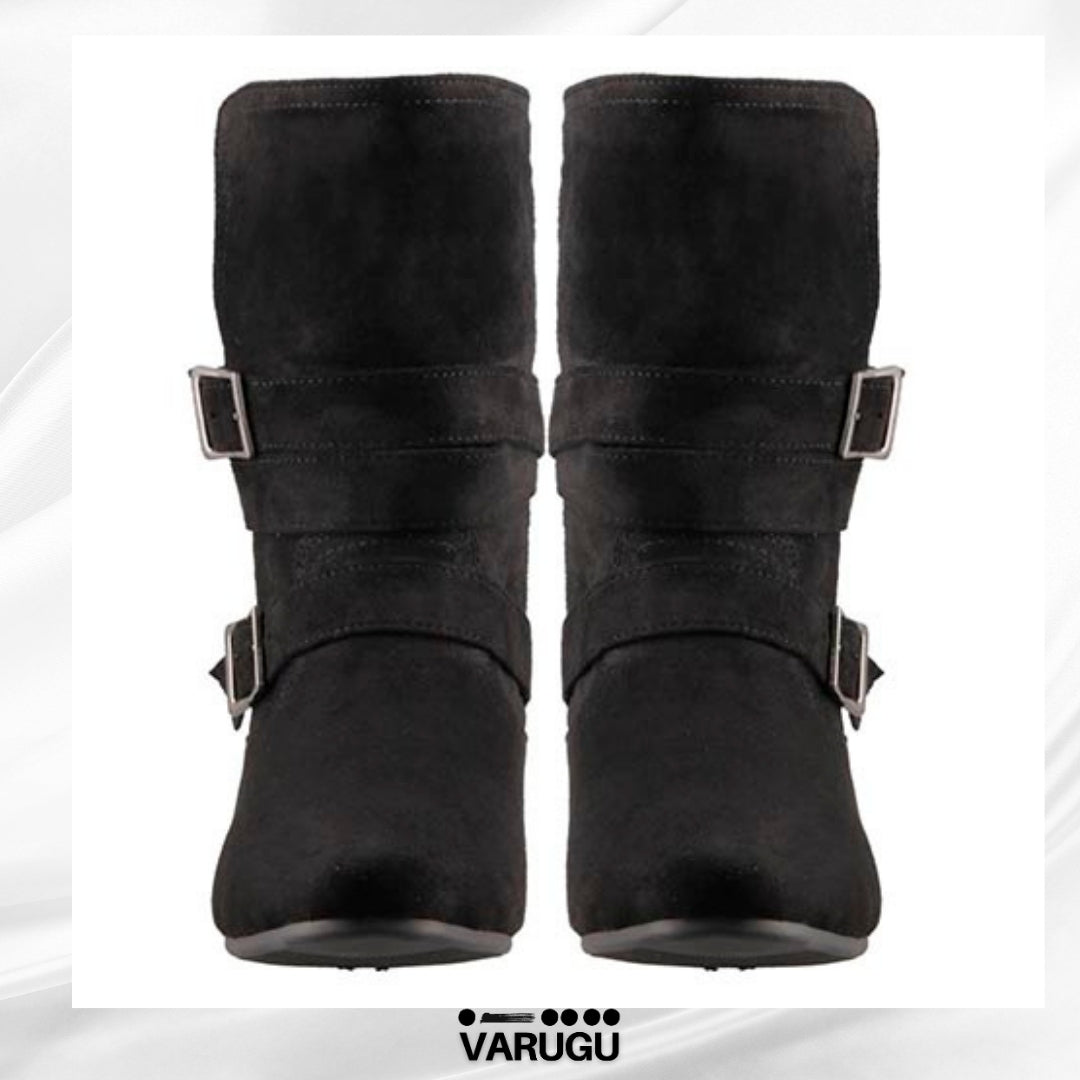 Botas color negro con dos cinturones
