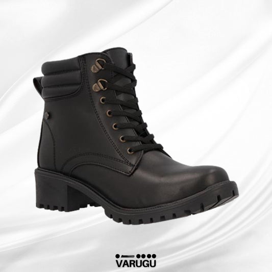 Botas negras casuales con agujets