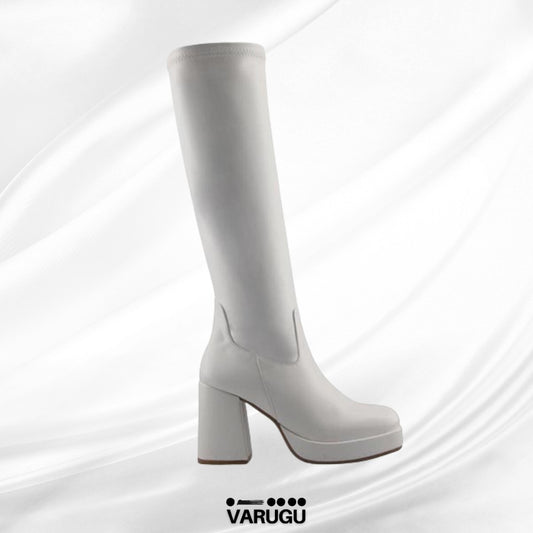 Botas largas blancas pegadas estilo Bratz