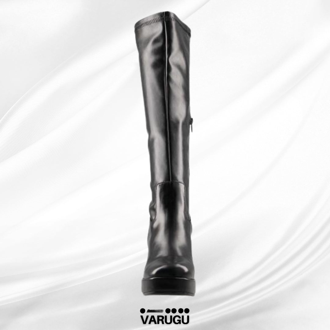 Botas largas negras pegadas dama