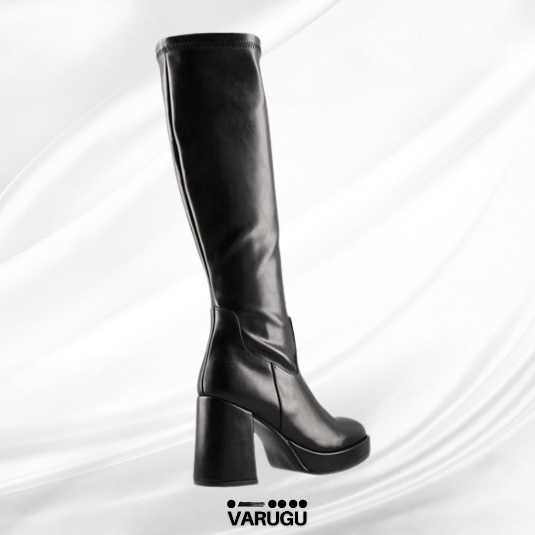 Botas largas negras pegadas dama