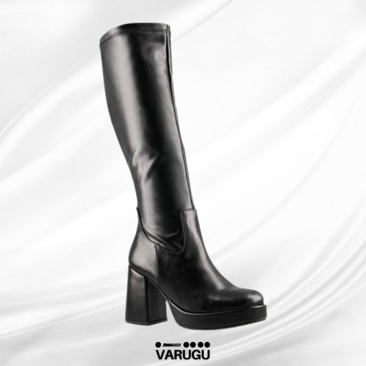 Botas largas negras pegadas dama