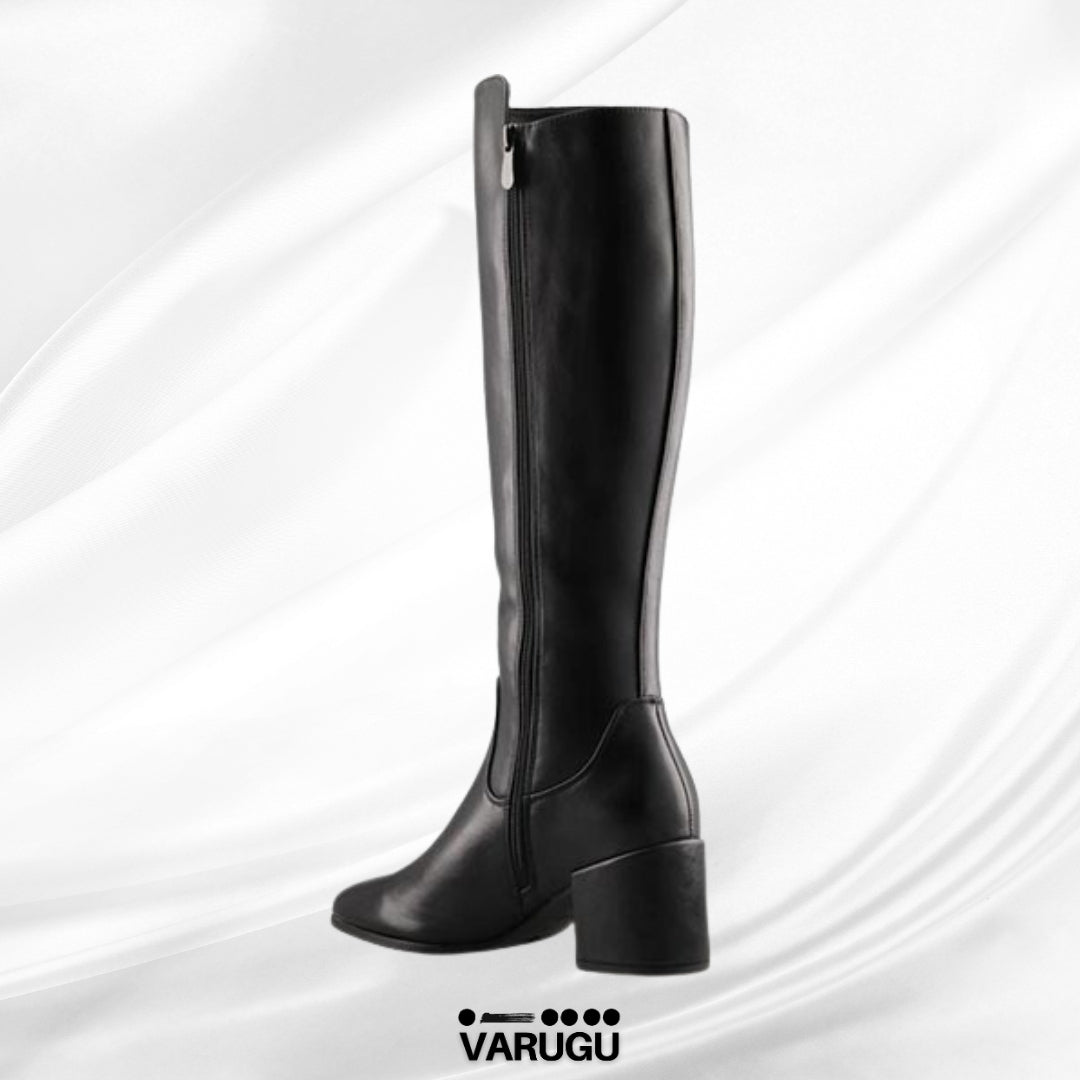 Botas con tacón de piso y largas negras