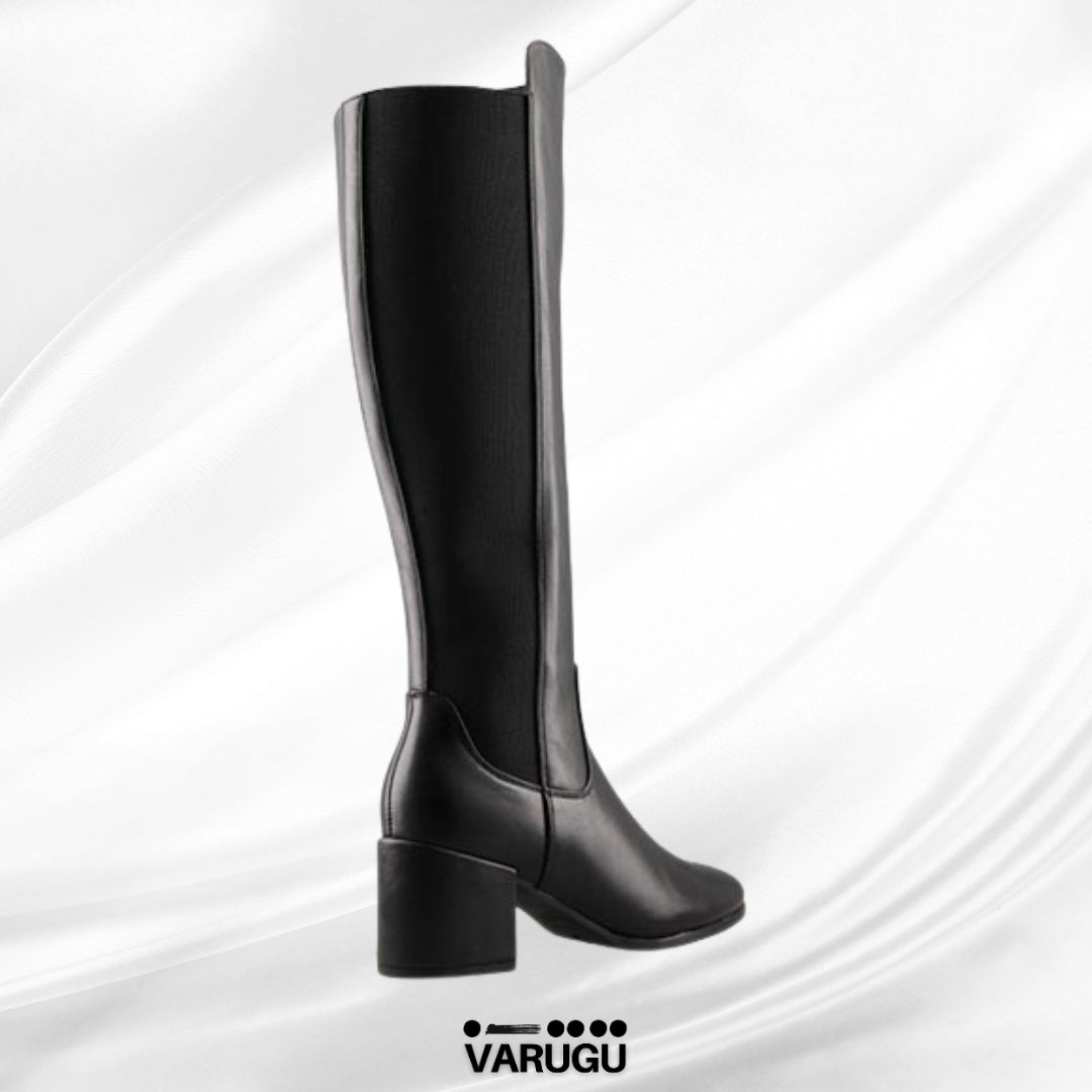 Botas con tacón de piso y largas negras