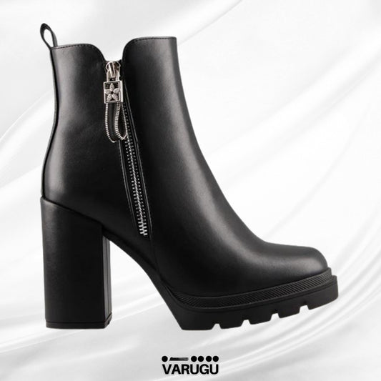 Botines negros con cierre estrella