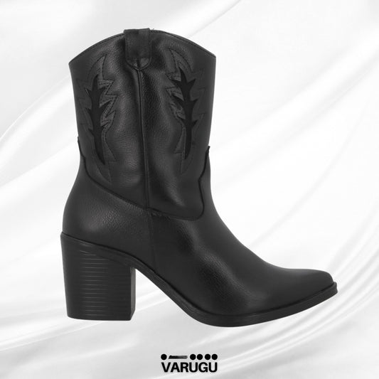 Botines negros con punta y diseño dama