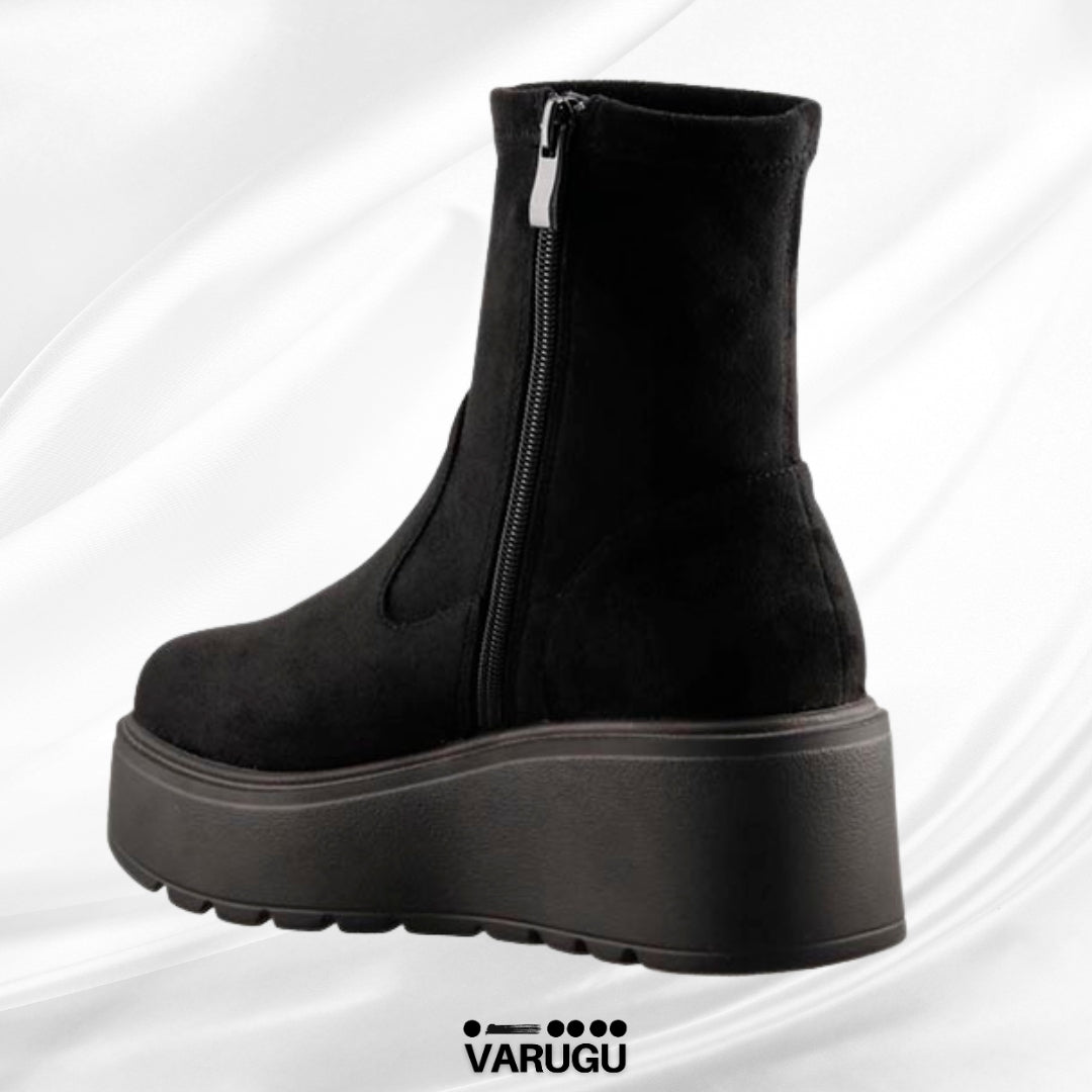 Botas negras con tacón corrido plataforma
