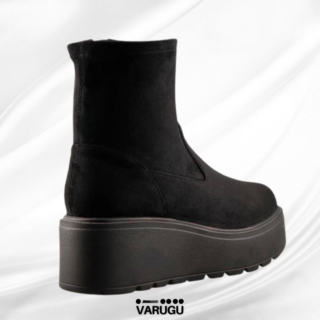 Botas negras con tacón corrido plataforma