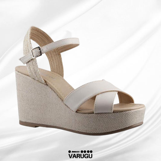 Plataformas color latte con cinta ajustable