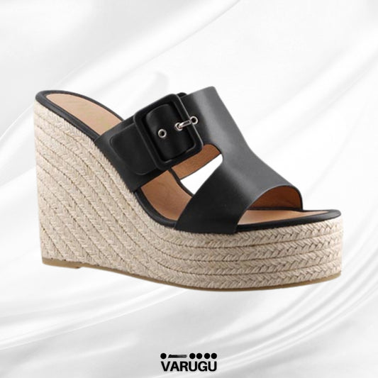 Plataformas negras casuales y con estilo
