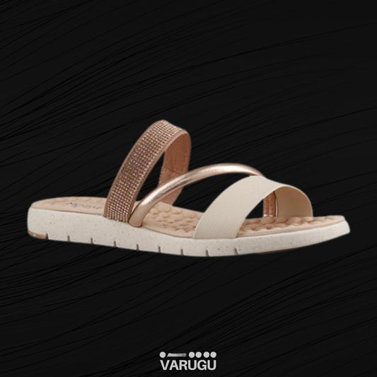 Sandalias beige con tira metálica