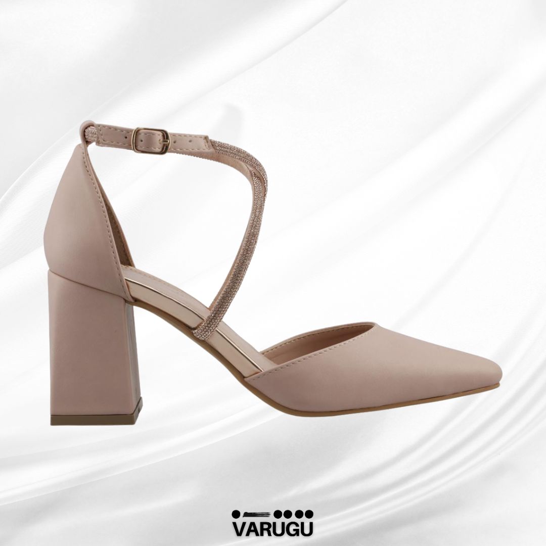 Zapatillas color nude con tacón grueso