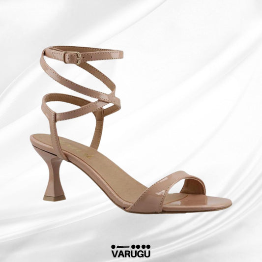 Zapatillas beige bajas con tiras