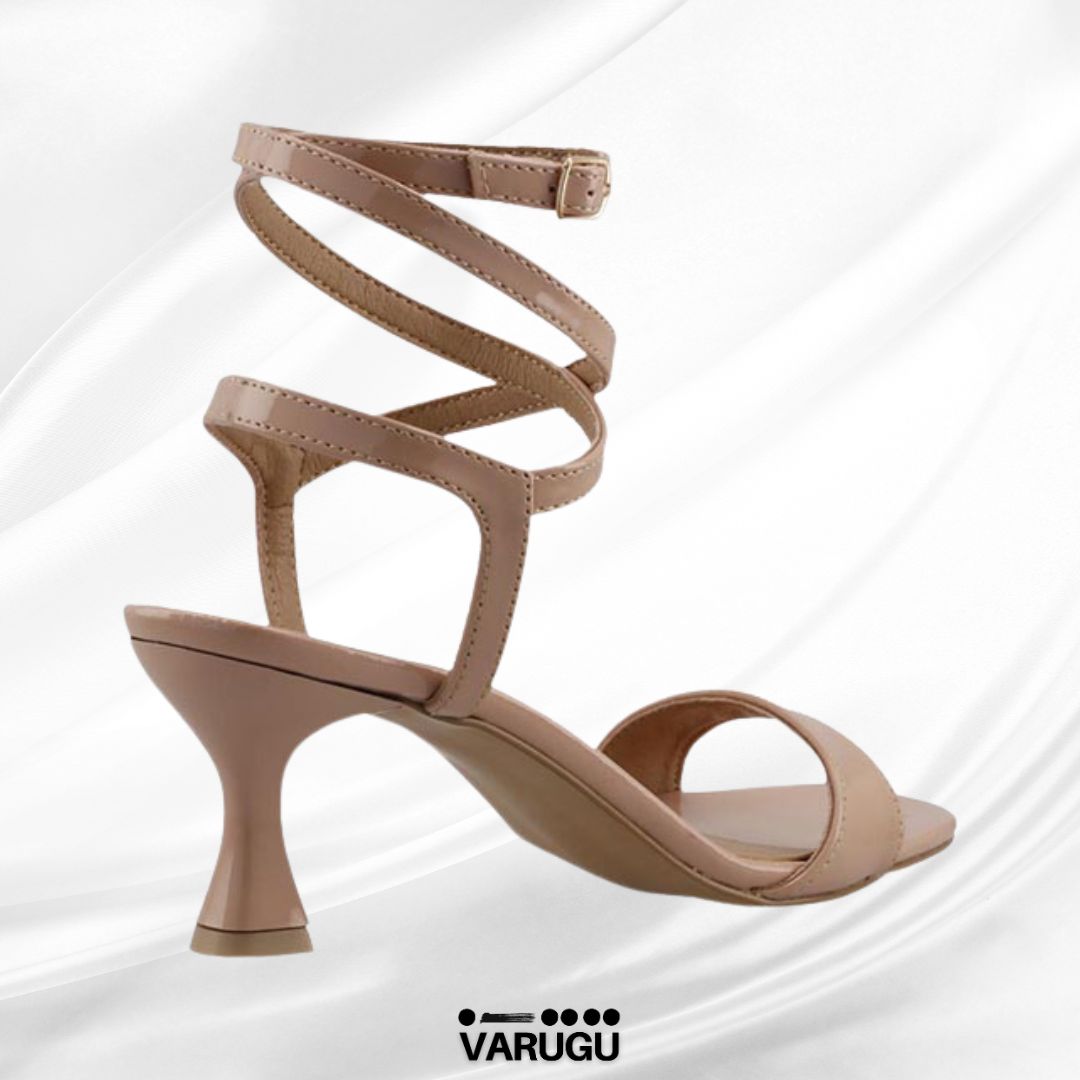 Zapatillas beige bajas con tiras