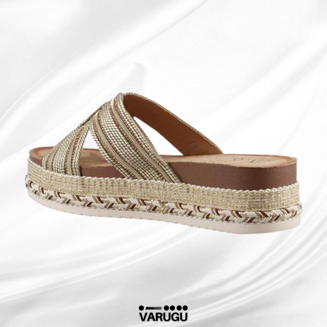 Sandalias con acabado textil color oro