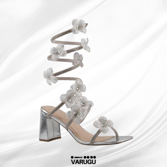 Zapatillas plata con flores diseño alto