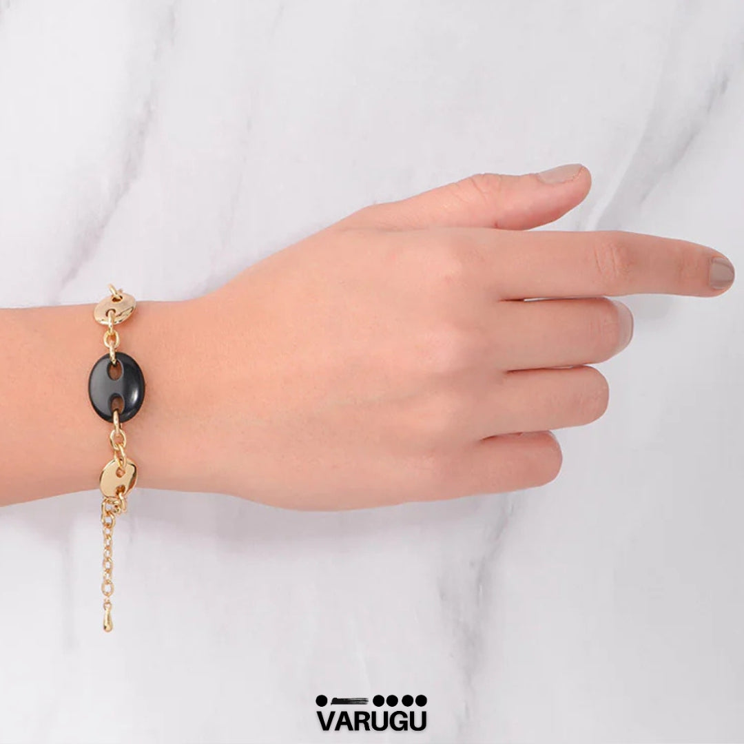 Pulsera con negro baño de oro
