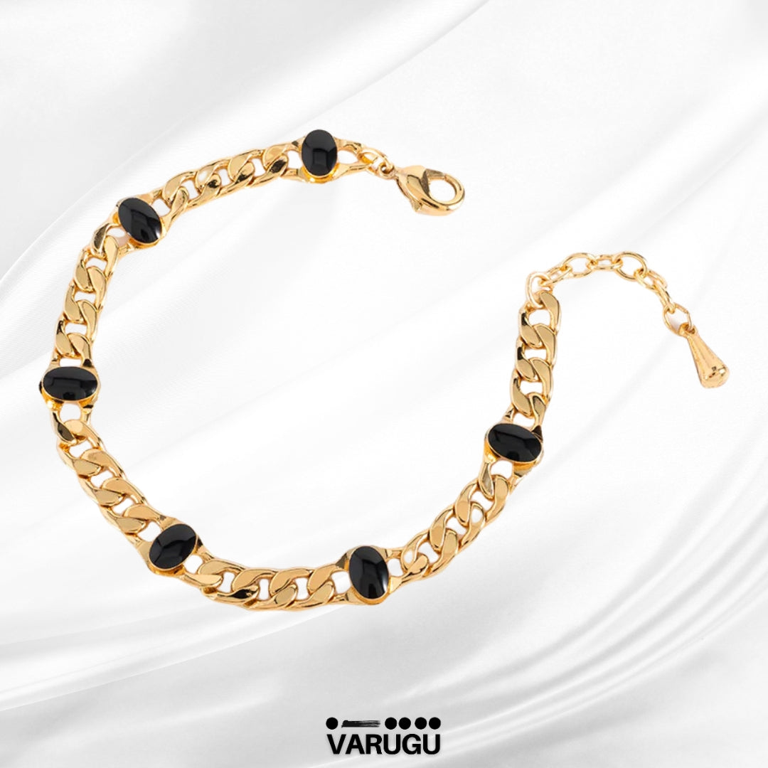 Pulsera con cadena y esmalte negro baño de oro