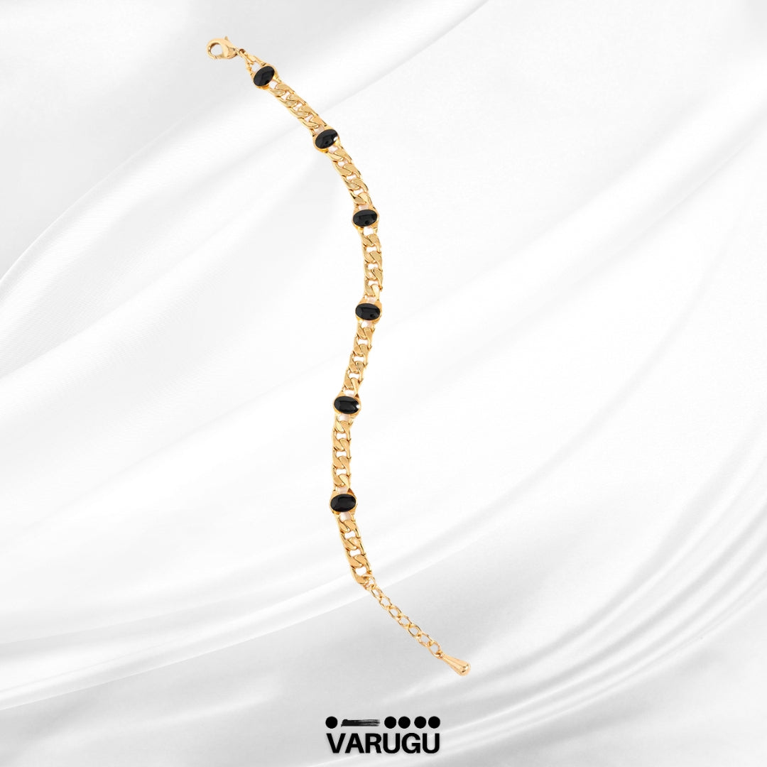 Pulsera con cadena y esmalte negro baño de oro