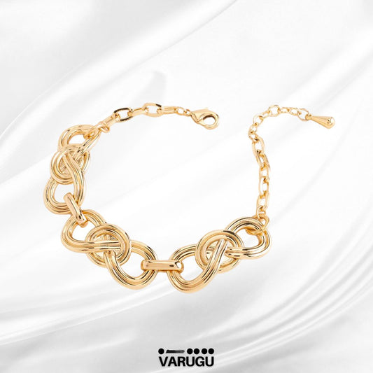 Pulsera con eslabones entrelazados en baño de oro
