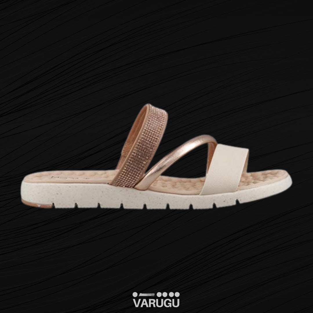 Sandalias beige con tira metálica
