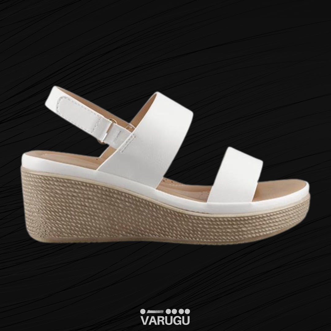 Sandalias blancas de plataforma modernas