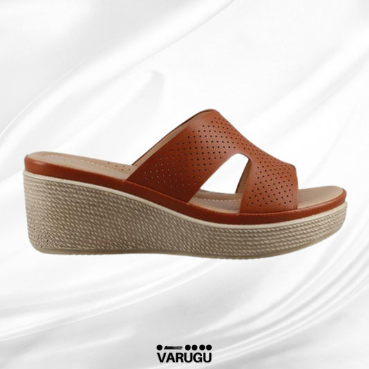 Sandalias modernas de plataforma color tan