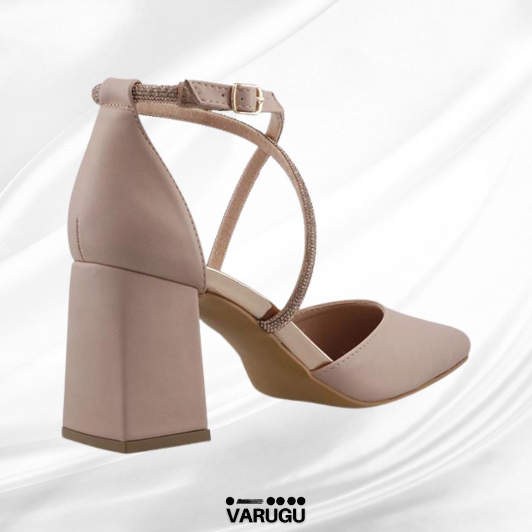 Zapatillas color nude con tacón grueso