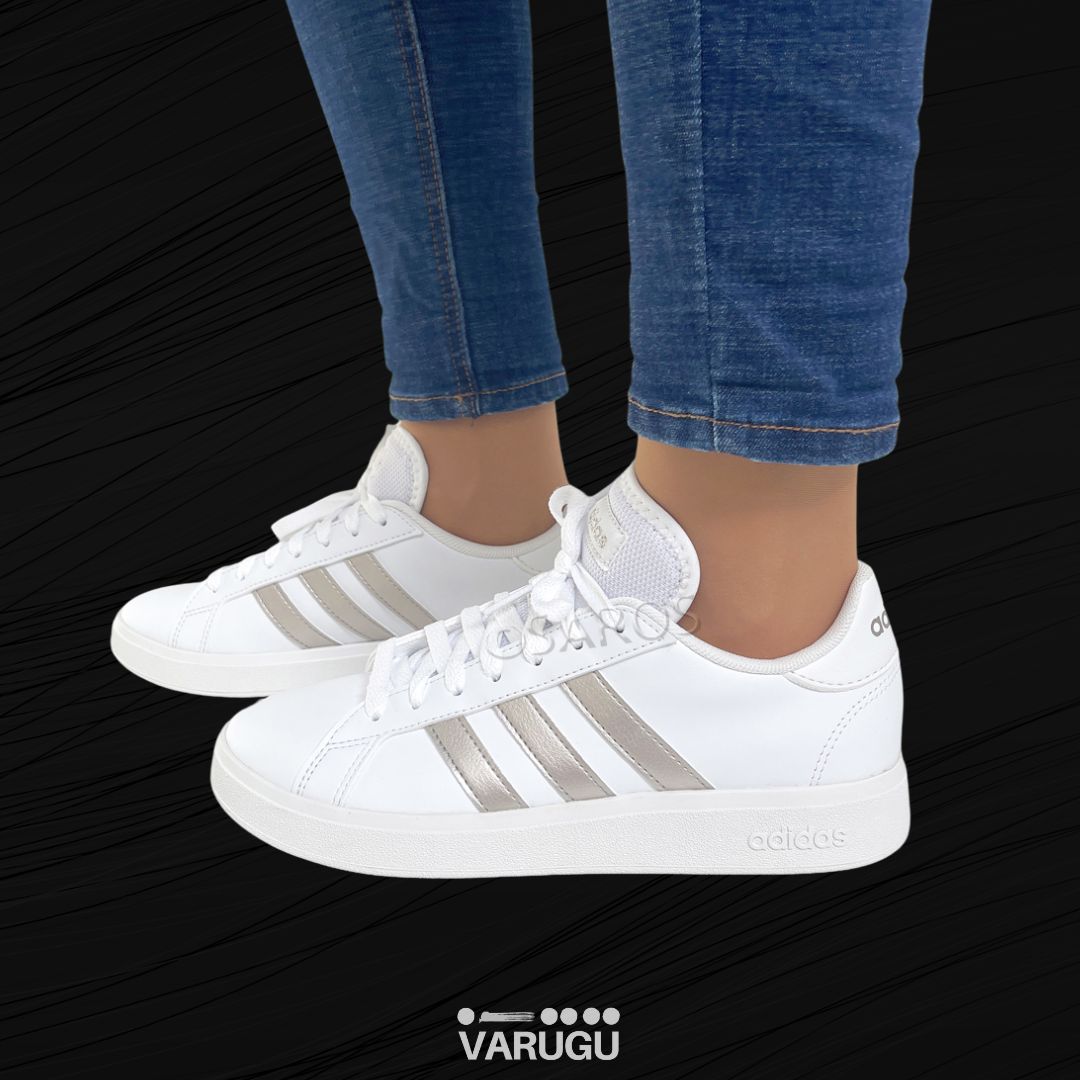 Tenis ADIDAS blancos con franja plata
