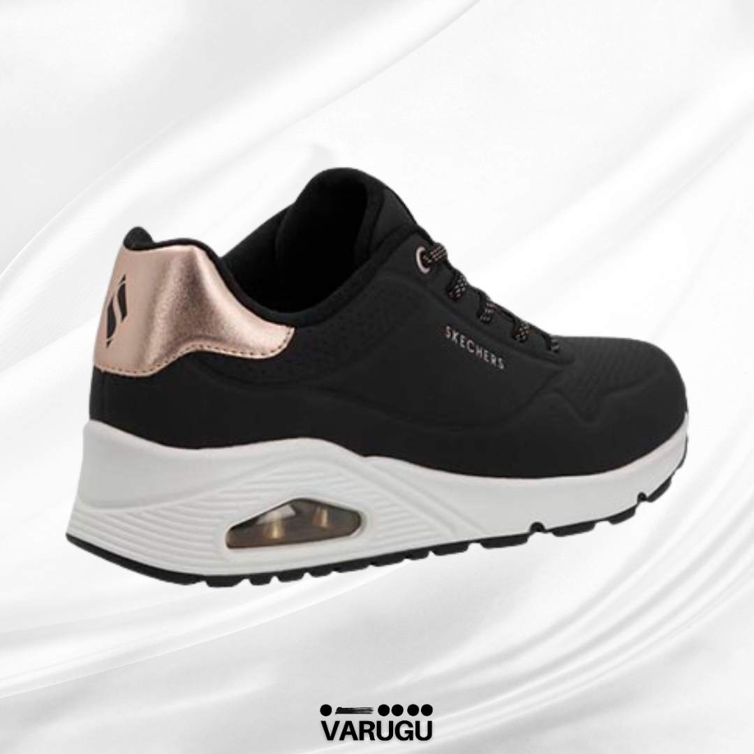 Tenis para dama Skechers negros VARUGU