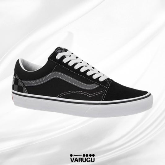 Tenis VANS negros con detalles blancos para hombre