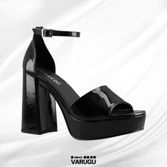 Zapatillas negras con pulsera