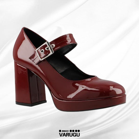 Zapatillas rojas tacón grueso estilo charol