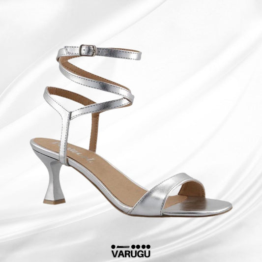 Zapatillas plata bajas con tiras