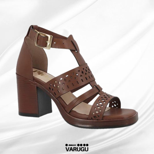 Zapatillas color cognac con tacón grueso