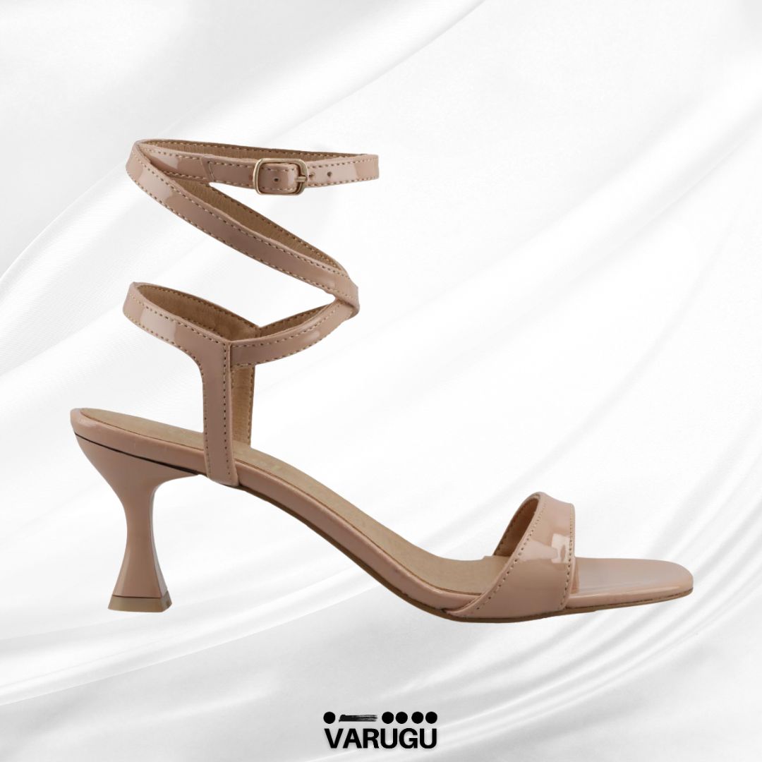 Zapatillas beige bajas con tiras