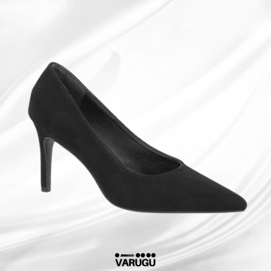 Zapatillas negras cerradas con tacón aguja