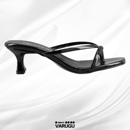 Sandalias de tacón bajo, color negro