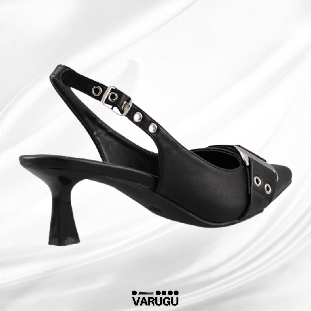 Zapatilla de punta negra con hebilla