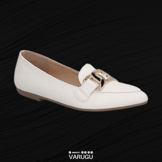 Flats color crema con punta ovalada elegante